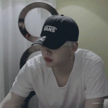 민윤기 image