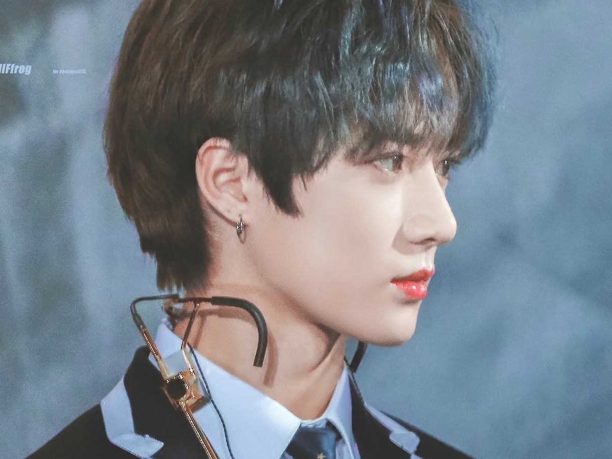 Can I see you as a woman? thumbnail