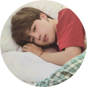 어린 지민이 image