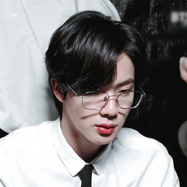 석진 image