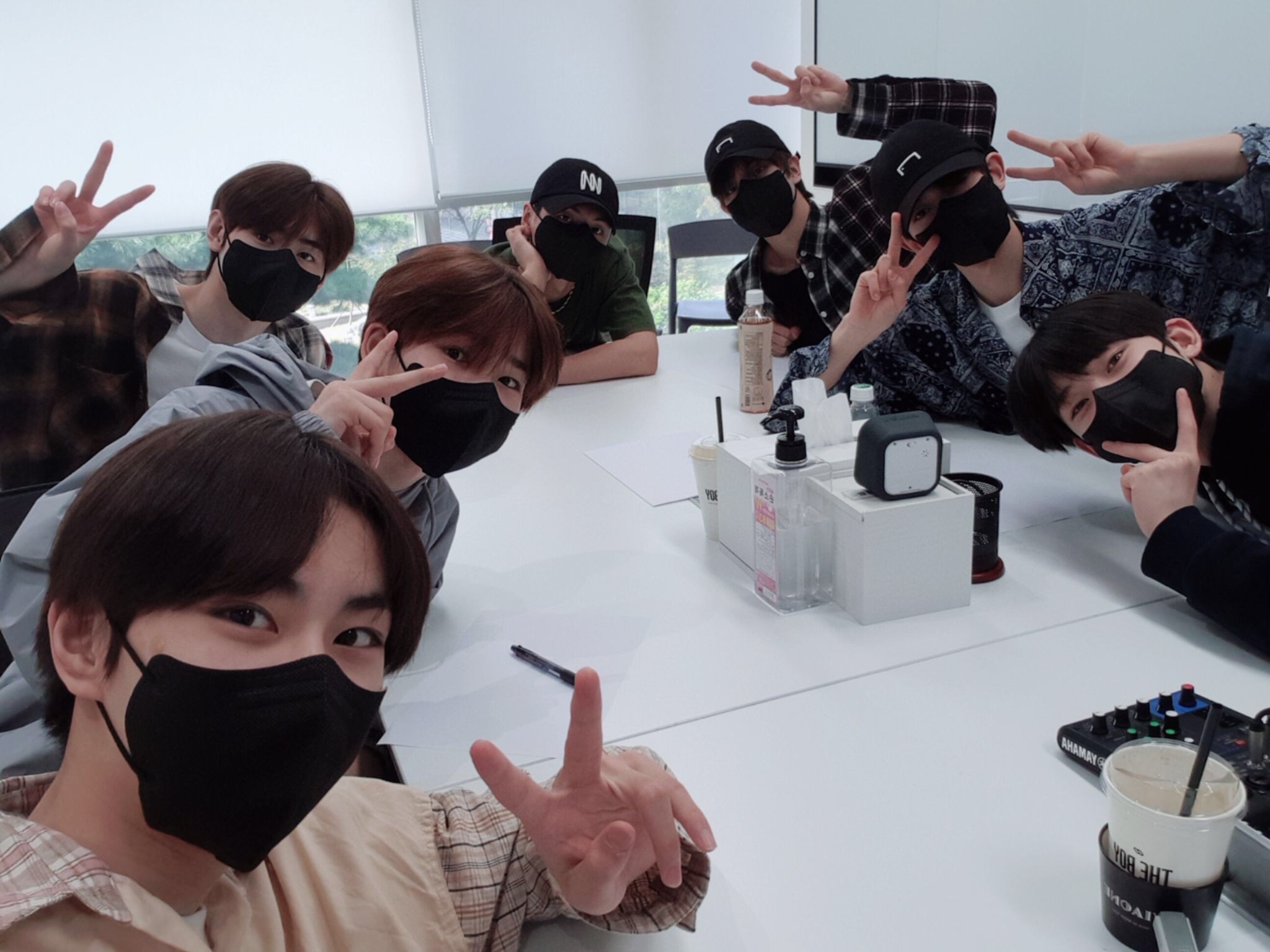 ENHYPEN 투표를 위해 thumbnail