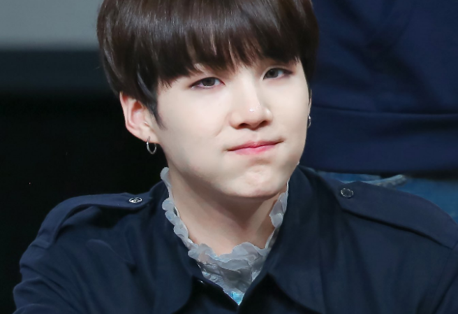 TALK | 민윤기는 연하남 thumbnail