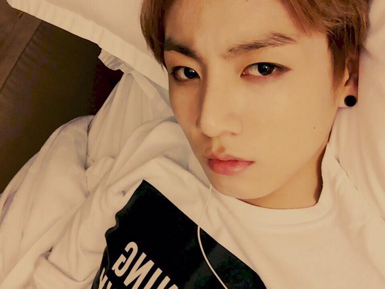 정국이에게 투표해주세요💜✨ thumbnail