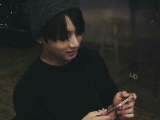 버틸 수 없는 이 정적 속에서 thumbnail