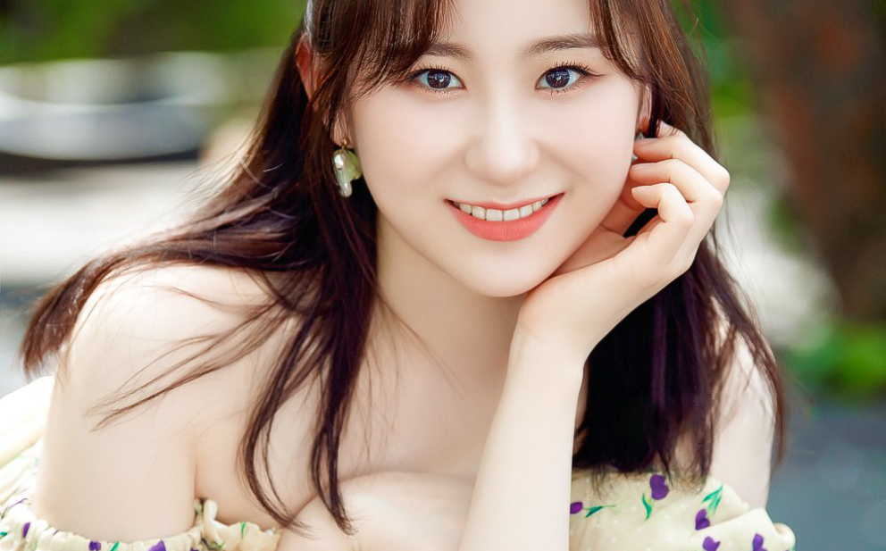 IZ*ONE 修图照片 thumbnail