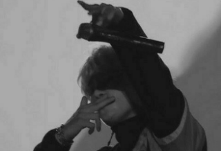 Él es un vampiro y el jefe de una organización. thumbnail