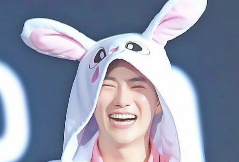 최고의 리더, 수호🐰🤗 thumbnail