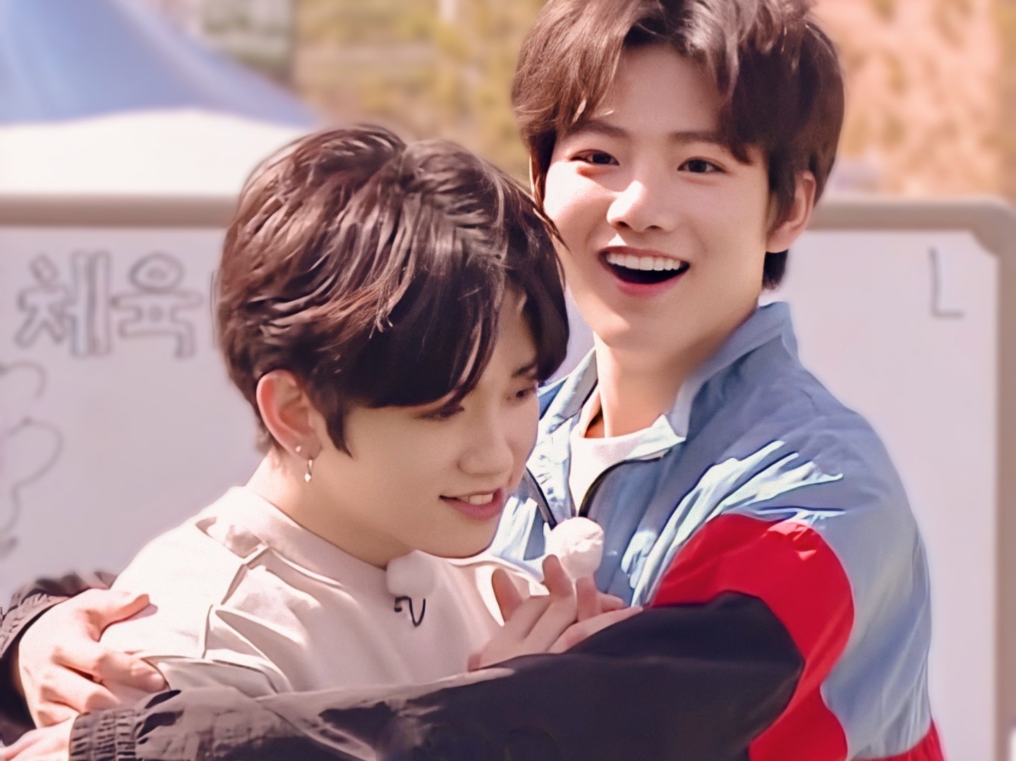 무슨 일이야? thumbnail