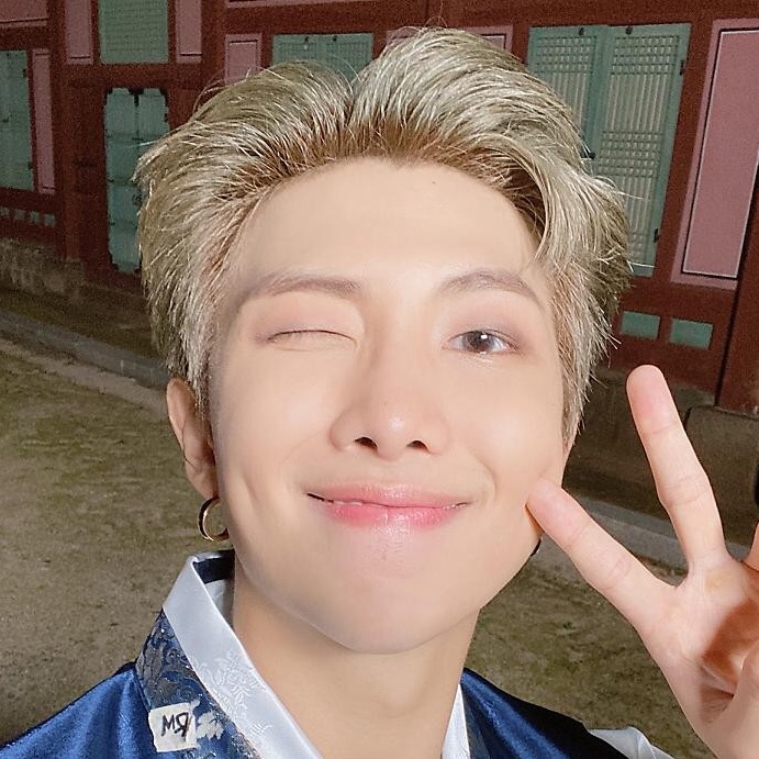 김 남 준 image
