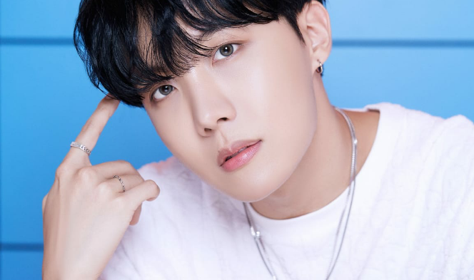 I'm living with a walnut from today! thumbnail