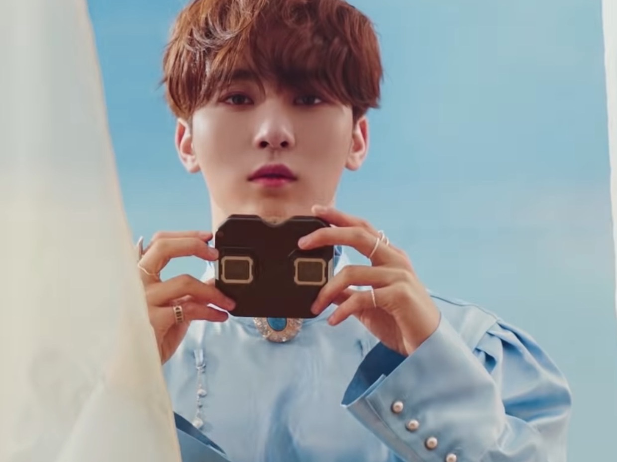 𝐌𝐚𝐲 𝐪𝐮𝐞𝐞𝐧 - Planned to be rewritten after the main series ends thumbnail