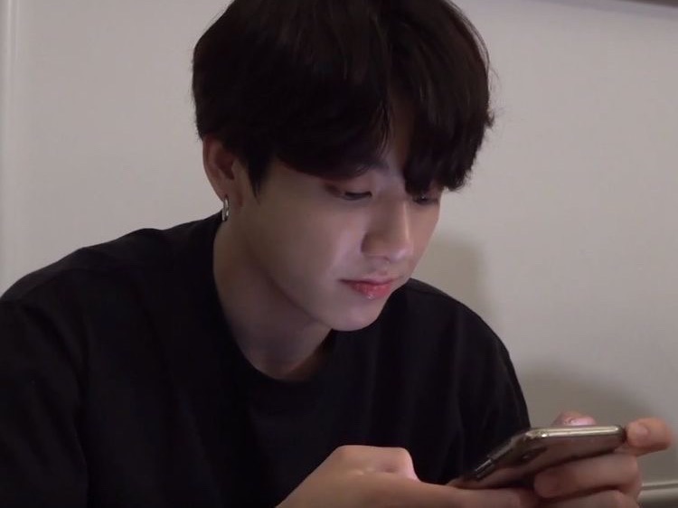 게임에서 만난 사람이랑 장난연애 했어요 [TALK] thumbnail