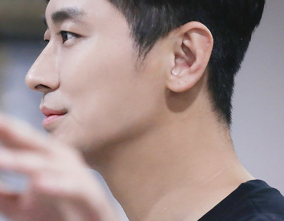 My boyfriend is a famous actor?! thumbnail