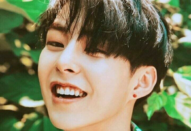VOTA POR XIUMIN EN EL CUMPLEAÑOS DE MARZO ❤ thumbnail