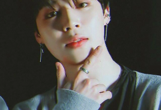 그녀는 나를 구해줬어 (콘서트 중에) thumbnail