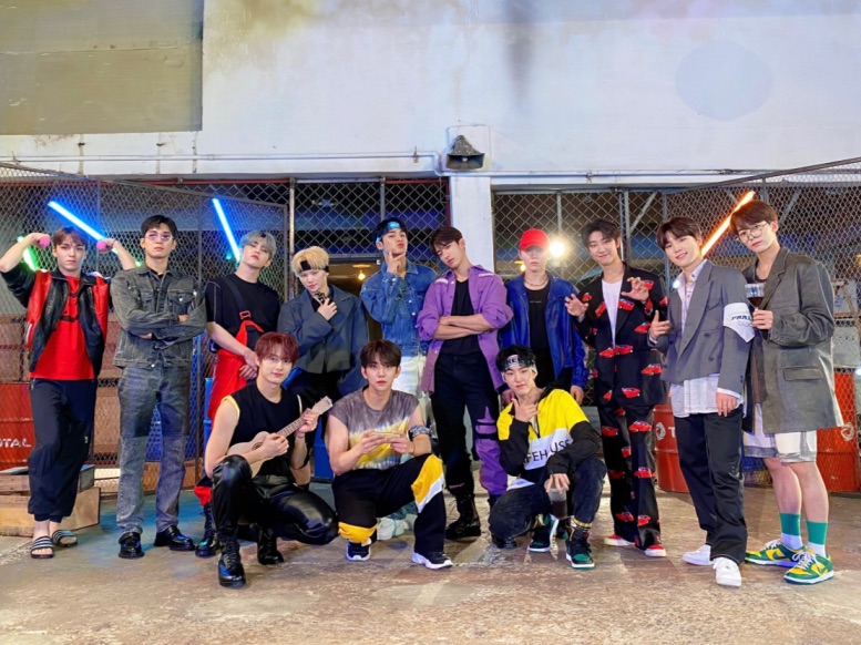 우당탕탕 시트콤 하우스 thumbnail