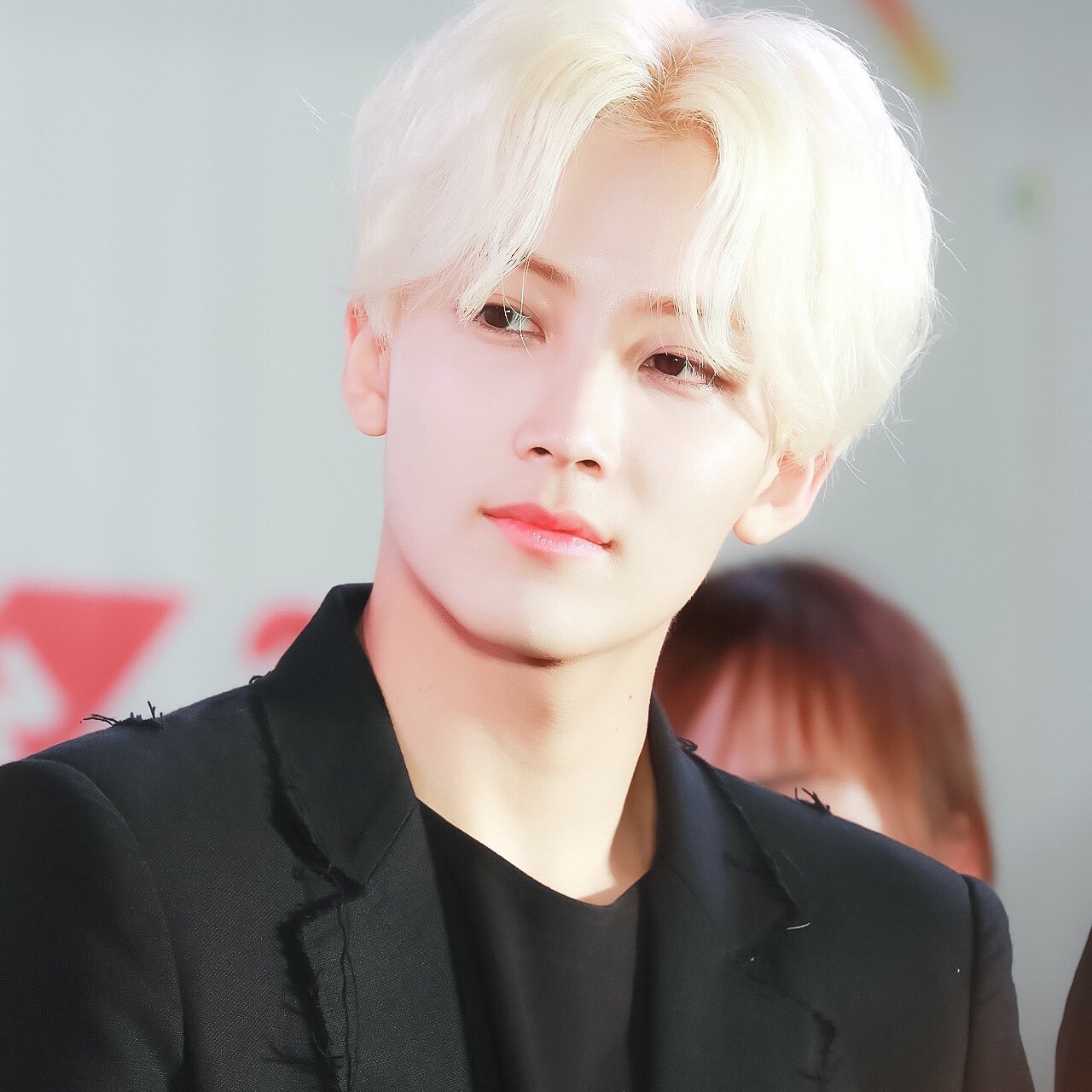 윤정한 ( 순경 ) image