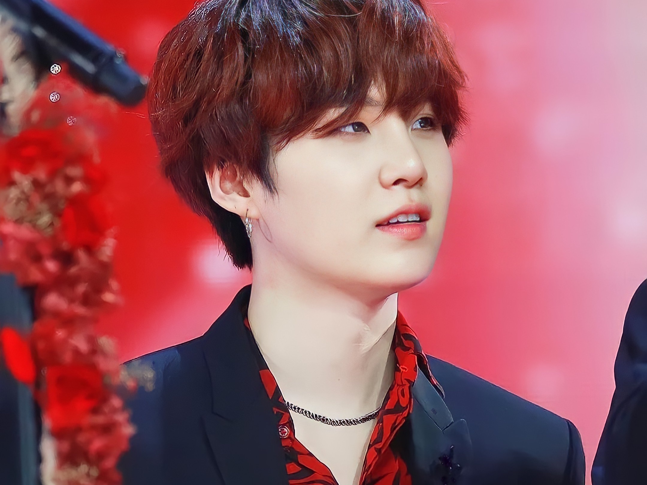 cô gái quyến rũ con mèo thumbnail