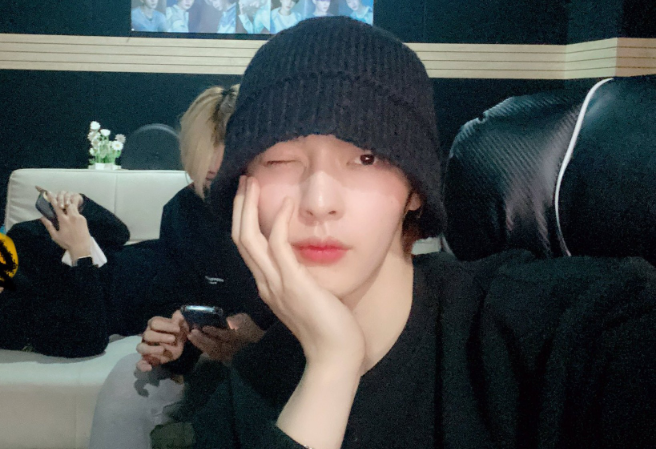 BERKOMENTAR DI SINI thumbnail