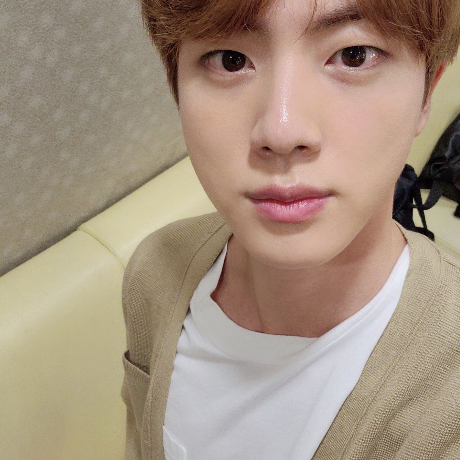 석진 image