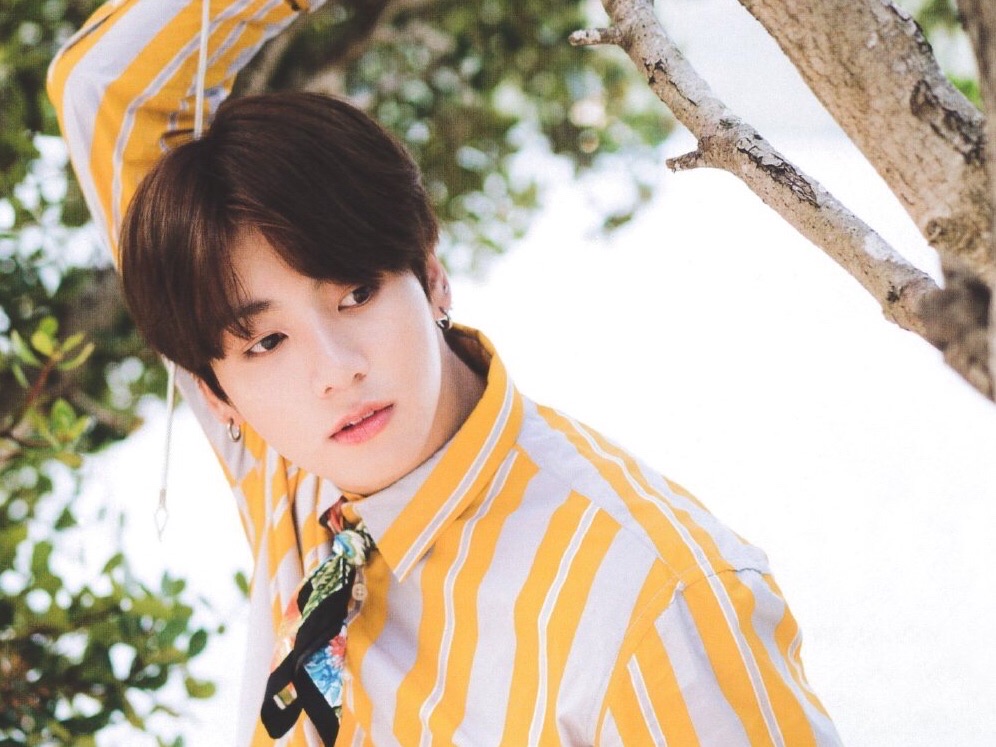 • 나비 • thumbnail