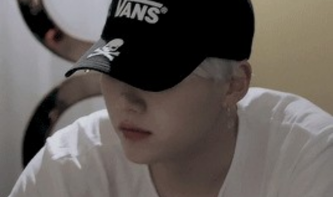 在太陽和月亮之間 thumbnail