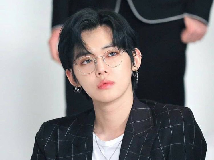 辦公室戀情本質上是可怕的。 thumbnail