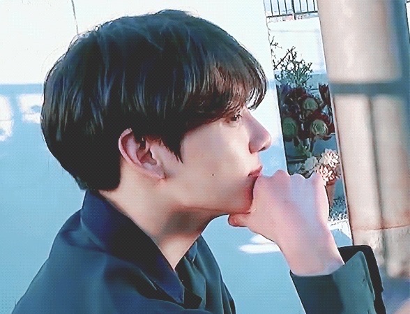 빛이 어둠을 헤쳐나가는 법 [팬필고] thumbnail