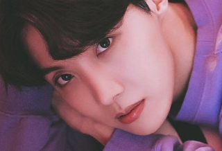 请投票给J-Hope thumbnail