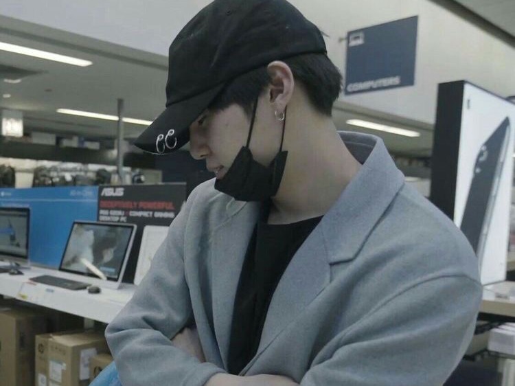 短篇故事 | 我和男朋友一起制作名字贴纸 thumbnail