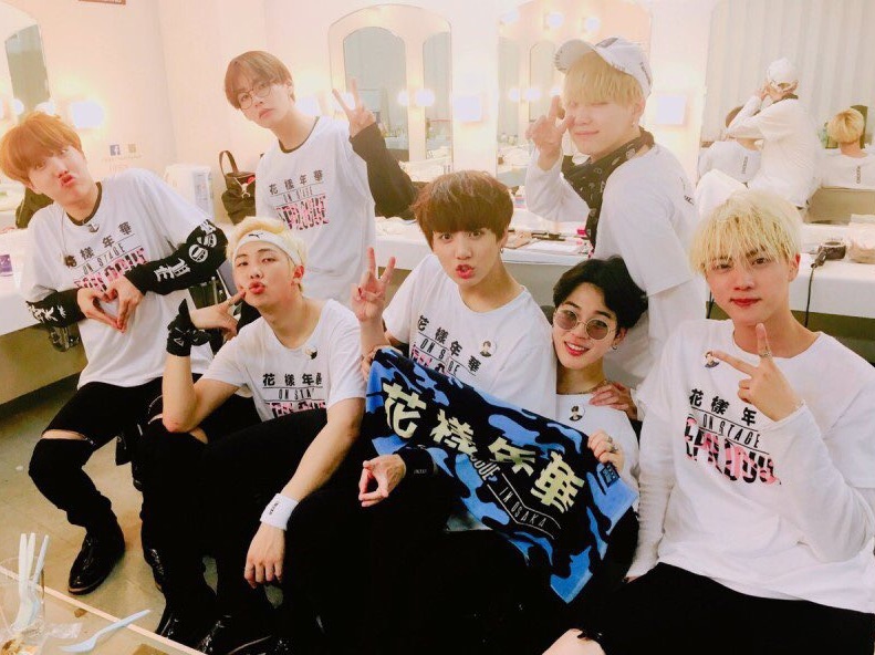 當你和社群媒體明星成為朋友時會發生什麼事？ thumbnail