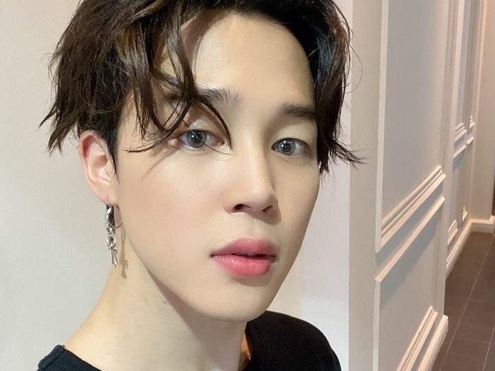 いたずらなルームメイト thumbnail