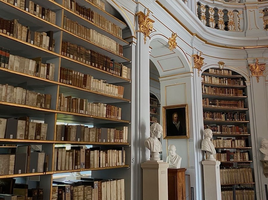 Kho truyện của Công chúa Comb thumbnail