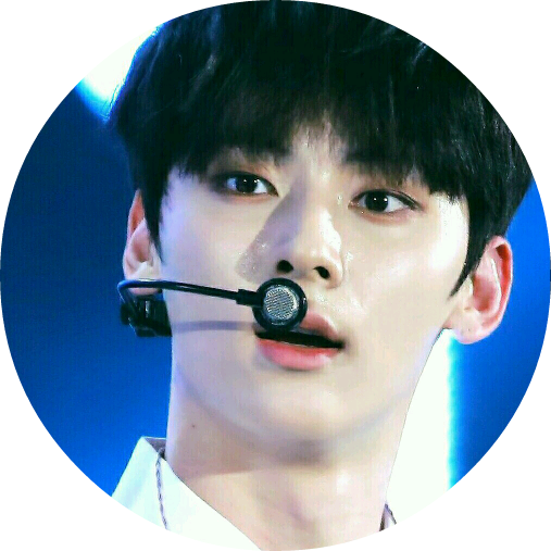 황민현 image