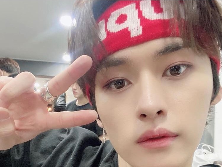 민호가 이겼어 thumbnail