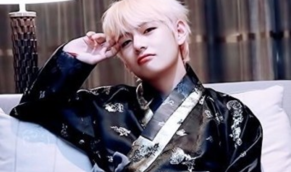 让我们在午夜时分，在月光皎洁的夜空下相见。 thumbnail