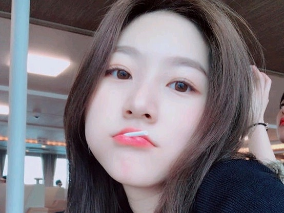 어린 한여주 image