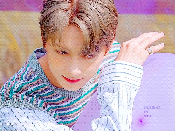 버려진 고양이입니다. thumbnail