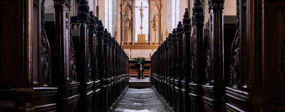 神秘的教堂男孩 thumbnail