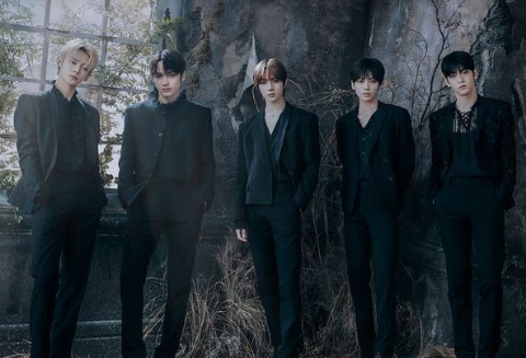 여름신은 5명의 사자를 거느린다 thumbnail