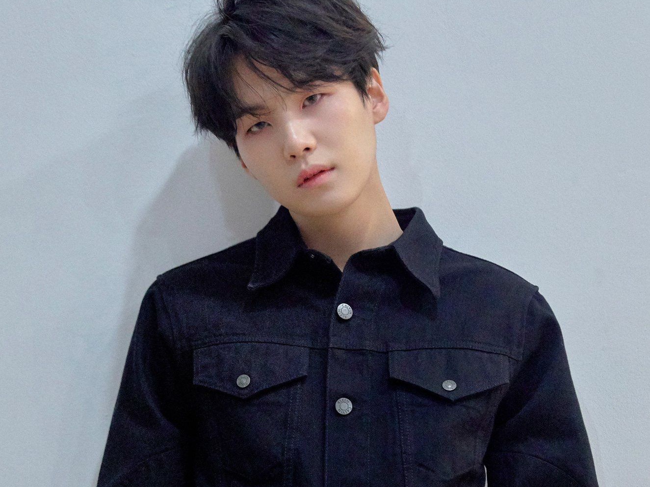 My real older brother, Min Yoongi, whom I really hate thumbnail