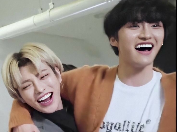 리더 에이티즈에게 반하다 thumbnail