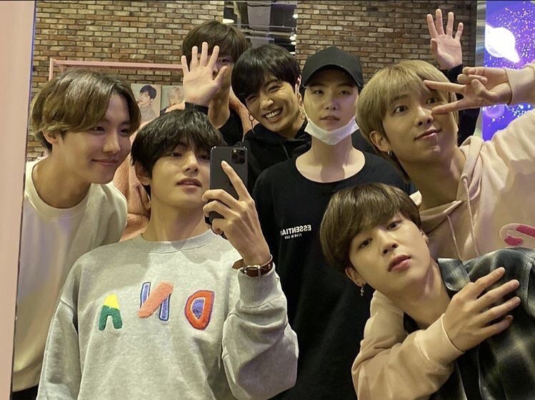 [ᴜɴɪᴠᴇʀsᴇ] Over there thumbnail