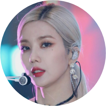 권은비 image