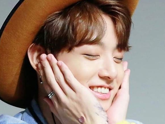 7명애 일진들과 전학생 여주! thumbnail