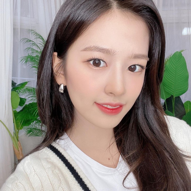 선생님(안유진) image