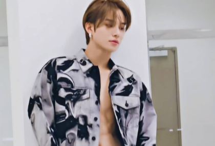 Director ejecutivo de una empresa de ropa interior thumbnail