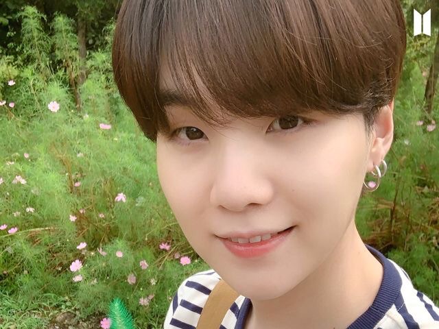 윤기와 방탄소년단에게 투표하세요 thumbnail