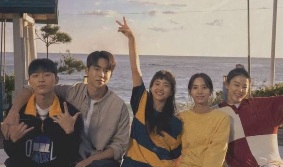 A lonely goose in unrequited love thumbnail