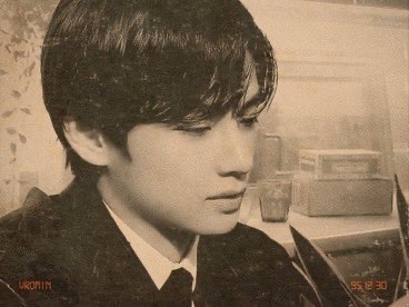 꽃잎이 흩날립니다 thumbnail